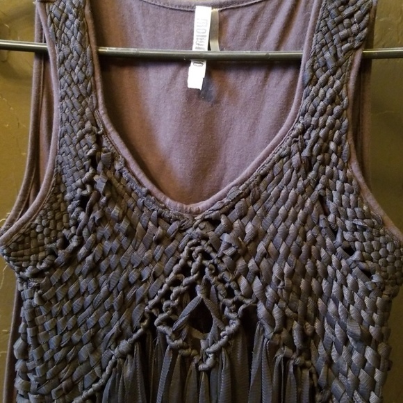 Top - Picture 2 of 2